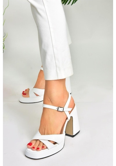 Fox Shoes Beyaz Platform Topuklu Kadın Ayakkabı M404100109