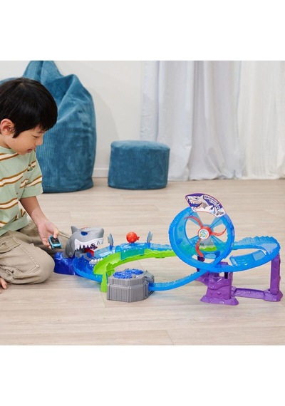 203338002 White Shark Track Set