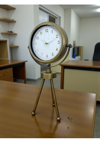 Eskitme Metal Gold Rakamlı Üç Ayaklı Masa Saati
