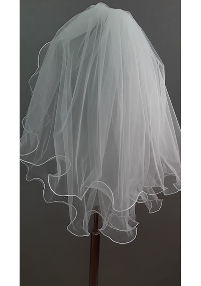 Suzanna Moda Şerit Kıvrımlı Dalgalı 3mt Eninde Taraklı Hayal Tül Gelin Duvak Çift Kat 70x60 Cm Boyunda Fildişi Suzanna Moda Şerit Kıvrımlı Dalgalı 3mt Eninde Taraklı Hayal Tül Gelin Duvak Çift Kat 70x60 Cm Boyunda Fildişi