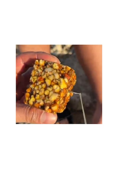 Yemleme Botu Balık Yemi Sade Mısır Ve Full Kokulu 8 Saat Dayanıklı Boyle Bir Şey Yok 2 Kilo - Sarı - G79900988777uuuu