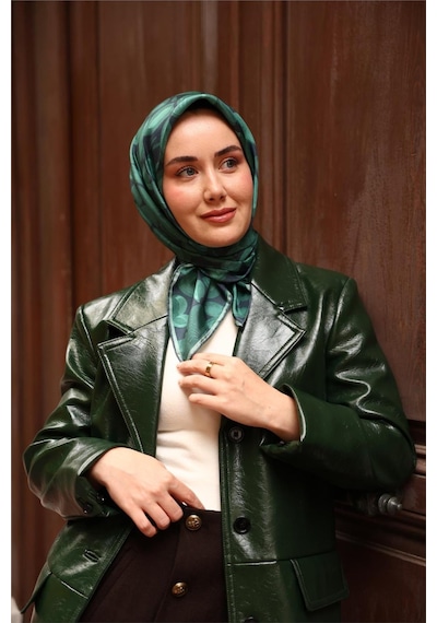 Silk Home Twill İpek Eşarp Koyu Yeşil Çağla Papatya Desenli Tok Duruşlu 90x90 Çok Renkli