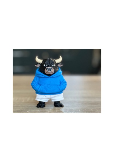 Kapüşonlu Boğa Figürü 10cm