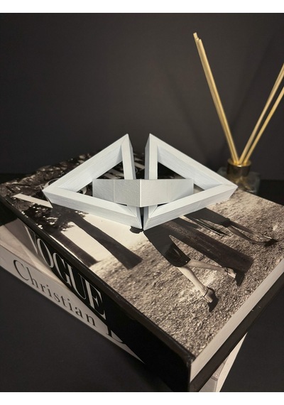 Modern Üçgen Beyaz Zincir Dekor 3 Parçalı Geometrik Biblo