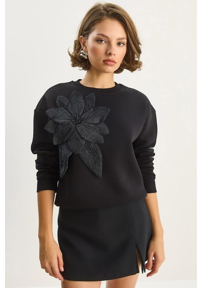 Shade Kadın Bisiklet Yaka Çiçek Aksesuarlı Üç İplik Şardonlu Sweatshirt 60601043 - Siyah