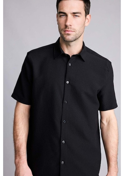 DeFacto Regular Fit Polo Yaka Krinkıl Yazlık Kısa Kollu Siyah Gömlek E1223AX25SMBK27