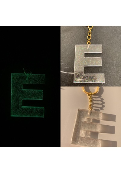 E Harfi Fosforlu Neon Yeşil Renk Parlak Simli Gold Aksesuarlı Anahtarlık