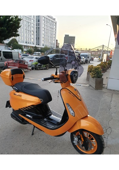 Motocam Yuki Gelato 125 Ön Cam 2023-2026 Model 43cm Füme Renkli 4mm Aparatsız