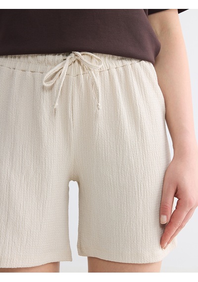 Lcw Comfort Bej Beli Lastikli Dokulu Kadın Şort