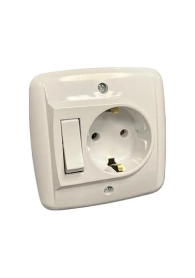 Anahtarlı Topraklı Priz İle Güvenli Banyo Kullanımı 000543