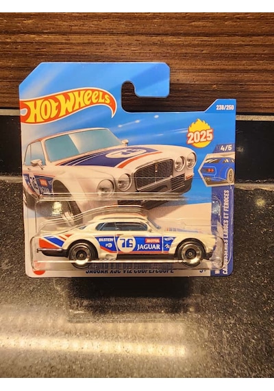 Hot Wheels 1/64 Jaguar Xjc V12 Coupe