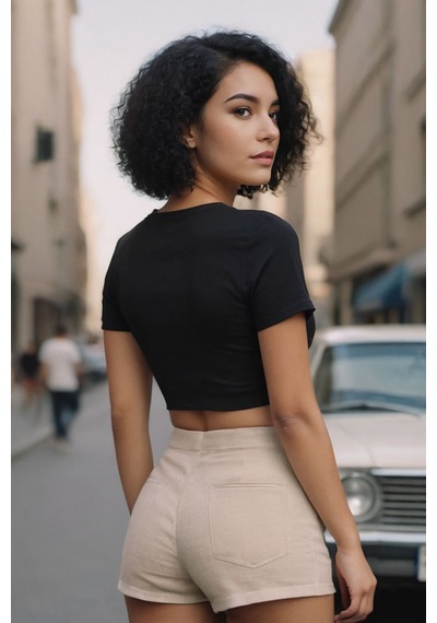 Squitee Siyah Bisiklet Yaka Crop Top - Beden: S