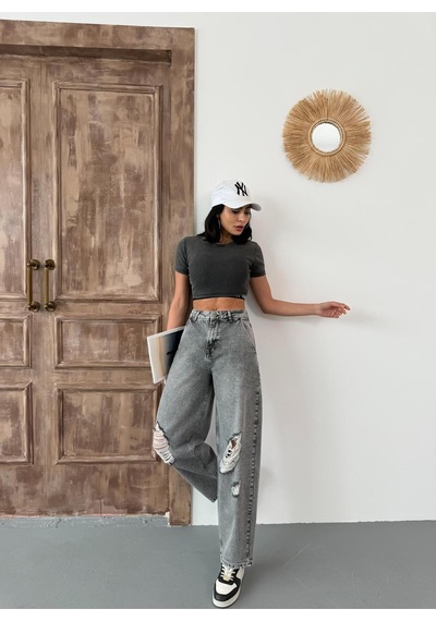 Kadın Skater Fit Yırtık Detaylı Yüksek Bel Kot Pantolon Gri Gri