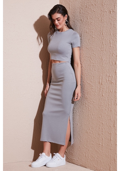 Lela Slim Fit Yırtmaç Detaylı Uzun Etekli Crop Bayan Takım 5866148 Gri