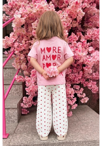 Monila Kız Çocuk Pamuklu Pembe Kalp Baskılı T-shirt Ve Kalpli Müslin Pantolon Alt Üst Takım Monila Kız Çocuk Pamuklu Pembe Kalp Baskılı T-shirt Ve Kalpli Müslin Pantolon Alt Üst Takım