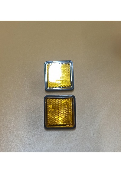 Kare Sarı Renk Reflektör Plastik 6mm Vida Bağlantı 2 Adet