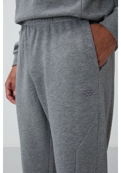 Tommy Life Gri Melanj Kompakt Pamuklu Kalın Pürüzsüz Dokulu O Yaka Comfort Fit Erkek Eşofman Takım -85263 GRİ MELANJ Tommy Life Gri Melanj Kompakt Pamuklu Kalın Pürüzsüz Dokulu O Yaka Comfort Fit Erkek Eşofman Takım -85263 GRİ MELANJ