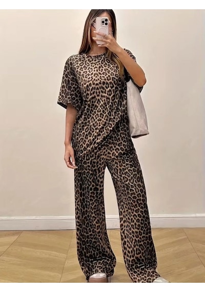 Defymoda Kadın Kısa Kollu Bisiklet Yaka Iki Iplik Leopar Desenli Bluz Ve Pantolon Ikili Takım Defymoda Kadın Kısa Kollu Bisiklet Yaka Iki Iplik Leopar Desenli Bluz Ve Pantolon Ikili Takım