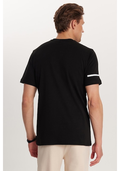 Tudors Erkek Slim Fit Dar Kesim Pamuklu Düz Basic Baskılı Bisiklet Yaka Siyah Tişört-33803 SIYAH Tudors Erkek Slim Fit Dar Kesim Pamuklu Düz Basic Baskılı Bisiklet Yaka Siyah Tişört-33803 SIYAH