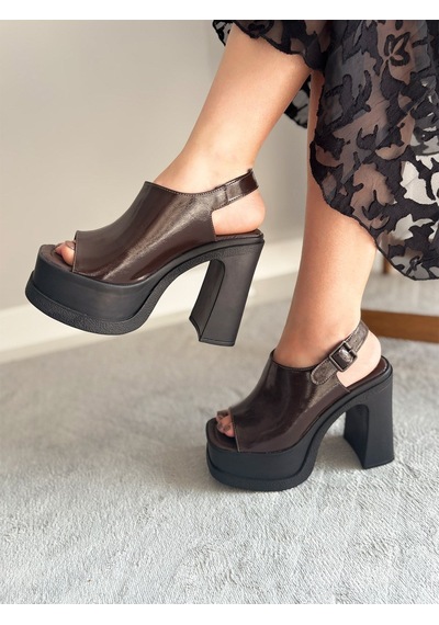 Asmi Shoes Kadın Veronica Kahverengi Rugan 12 Cm Önü Ve Arkası Açık Platform Topuklu Ayakkabı