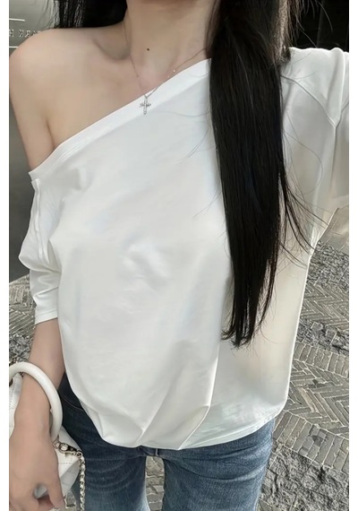 Beyaz Kadın Düşük Omuz Kayık Yaka Oversize T-shirt Beyaz