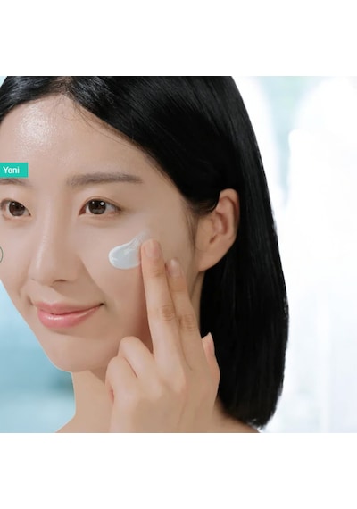 Skin1004 Madagascar Centella Hyalu-cica Su Bazlı Güneş Kremi Spf 50+ Pa++++ 50 Ml