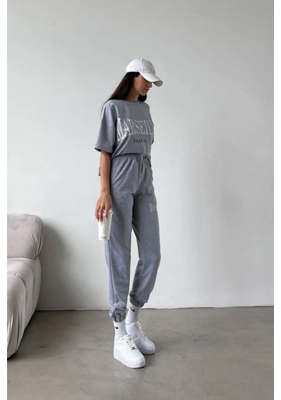 Marseille T-shirt Eşofman Altı Jogger - Gri Baskılı Alt Üst Eşofman Takımı Oversize Bisiklet Yaka Gri Marseille T-shirt Eşofman Altı Jogger - Gri Baskılı Alt Üst Eşofman Takımı Oversize Bisiklet Yaka Gri