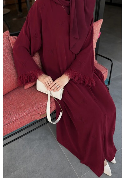 Nazzain Bordo Nakış Detaylı Tüy Kollu Abaya Çok Renkli