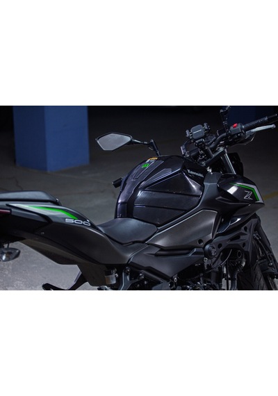 Grippatch Kawasaki Z-500 2025 Uyumlu Kaydırmaz 16 Parça 6d Karbon Tank Pad Seti - Gc91 Karbon - Siyah