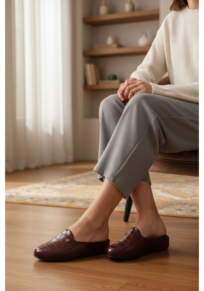 Pierre Cardin Bordo Hafif Önü Kapalı Kadın Ev Terliği Pc-55373 Z Bordo