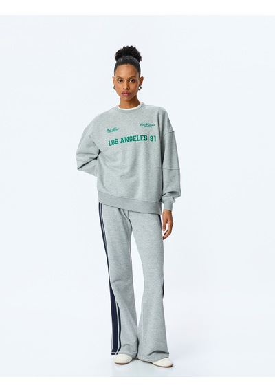 Koton Bisiklet Yaka Pamuk Karışımlı İşlemeli Dikiş Detaylı Oversize Sweatshirt Gri 5sak10169ek Gri Koton Bisiklet Yaka Pamuk Karışımlı İşlemeli Dikiş Detaylı Oversize Sweatshirt Gri 5sak10169ek Gri