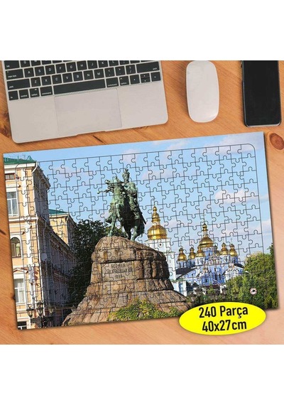 Ukrayna Meydanında Atlı Heykel 240 Parça Puzzle Yapboz-111894615