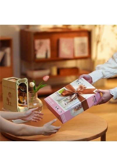 Rolife Tgb05 Falling Sakura Kitap Köşesi Book Nook Dıy Minyatür Maket Model Seti Mini Dollhouse 3d Model Kit Detaylı Dekoratif Hobi Seti 3d Puzzle Tiny House