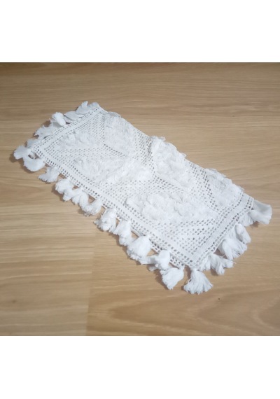 El İşlemesi Beyaz Dantel,kenarı Püsküllü Sehpa Örtüsü 31x33cm Çok Renkli