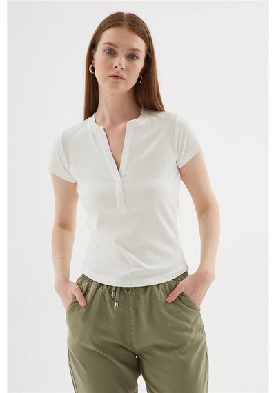 Fashion Friends Düğme Detaylı Ekru Kadın Bluz 26y0494k1