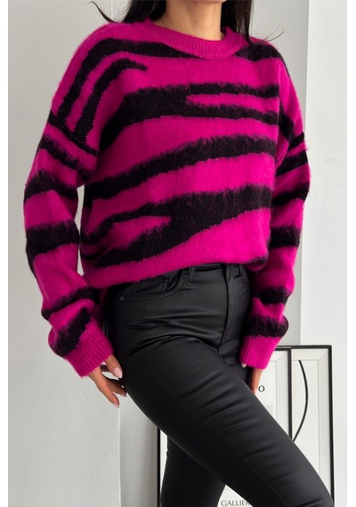 Femelle Kadın Fuşya Yeni Sezon Zebra Desen Standart Beden Geniş Kalıp Oversize Triko Kazak Femelle Kadın Fuşya Yeni Sezon Zebra Desen Standart Beden Geniş Kalıp Oversize Triko Kazak