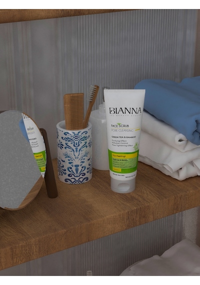 Yüz Peelingi C Vitaminli Ve Gözenek Sıkılaştırıcı Yeşil Çaylı Ve Bambulu 200ml Yüztemiz