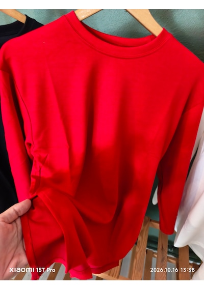 Trendall Kırmızı Renk Yırtmaç Detaylı Uzun Kollu Bisiklet Yaka Tshirt
