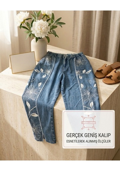 Büyük Beden Çiçek Desenli Mom Kesim Bileği Yırtmaçlı Denim Kadın Pantolon Mavi