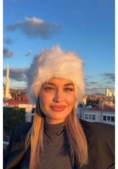 Mollycrush Luxury Rus Slav Tarzı Suni Kürklü Uzun Tüylü Peluş Kadın Ekru Kalpak Şapka Ekru