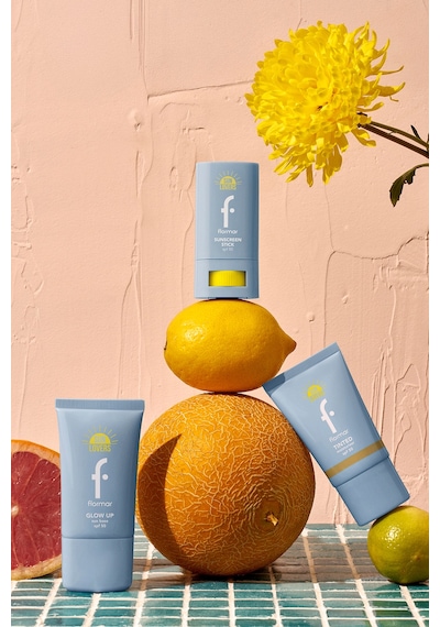 Flormar Sun Lovers Nemlendirici Etkili & Doğal Bitişli Renkli Güneş Koruyucu SPF50 002 Soft Beige