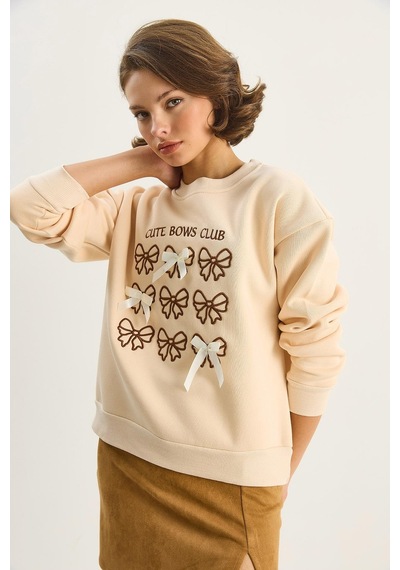 Shade Kadın Fiyonk Nakışlı Kurdele Aksesuarlı Üç İplik Şardonlu Sweatshirt 60601048 - Bej