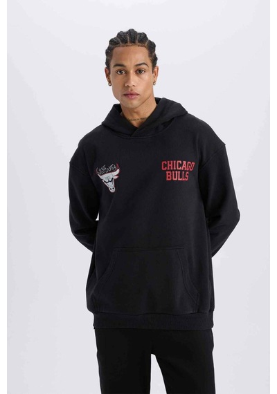 DeFactoFit NBA Chicago Bulls Boxy Fit Kapüşonlu Sırt Baskıllı Kalın Sweatshirt D6574AX25SPBK81