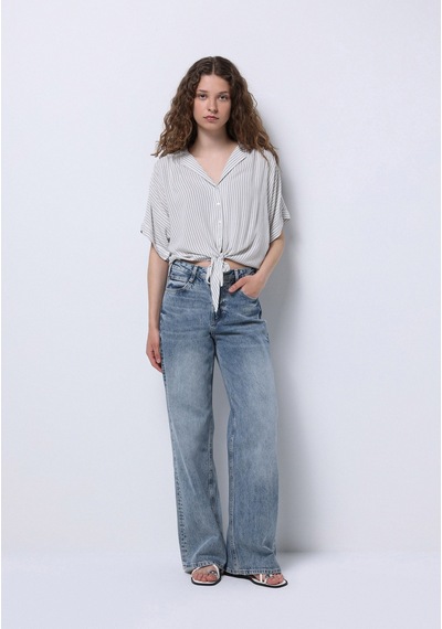 Colin's Colins Regular Fit Shirt Neck Çizgili Kadın Yeşil Kısa Kol Gömlek Cl1074646 Q1.v1 Sag Sage Çok Renkli Colin's Colins Regular Fit Shirt Neck Çizgili Kadın Yeşil Kısa Kol Gömlek Cl1074646 Q1.v1 Sag Sage Çok Renkli