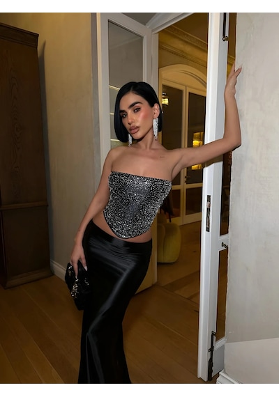 Havens Kristal Taşlı Büstiyer & Saten Etek Takım Siyah Havens Kristal Taşlı Büstiyer & Saten Etek Takım Siyah