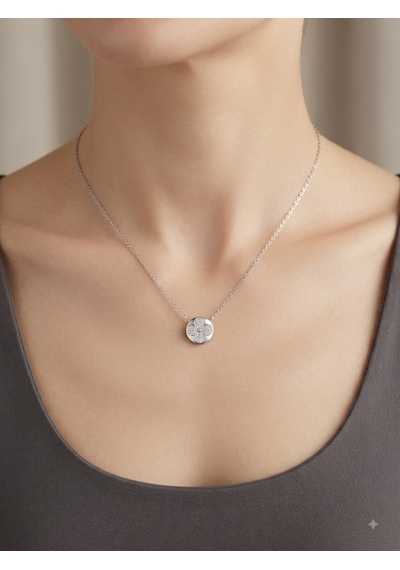 Yonca Model Taşlı Gümüş Kolye