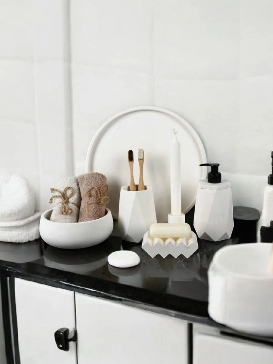 6'lı Kırık Beyaz Beton Banyo Seti Beyaz