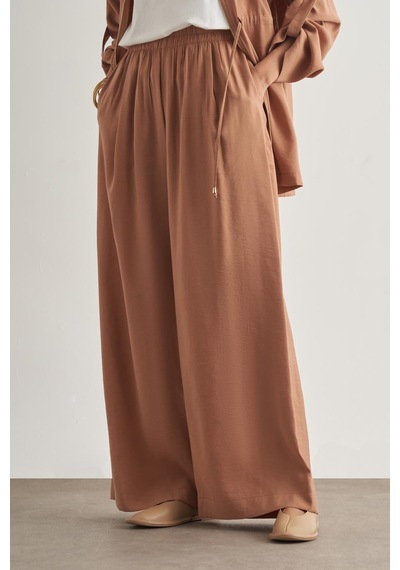 Mizalle Modal Karışımlı Rahat Kesim Beli Lastikli Camel Pantolon Taba