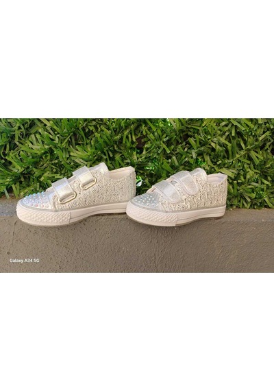 Scarpe Magiche Kız Çocuğu Gümüş Renkli Bağcıklı Ayakkabı 31-35 Numara Arası Işıksızdır Gümüş Scarpe Magiche Kız Çocuğu Gümüş Renkli Bağcıklı Ayakkabı 31-35 Numara Arası Işıksızdır Gümüş