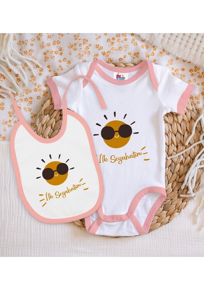 Bk Kids İlk Seyahat Tasarımlı Pembe Bebek Body Zıbın Ve Mama Önlü Çok Renkli